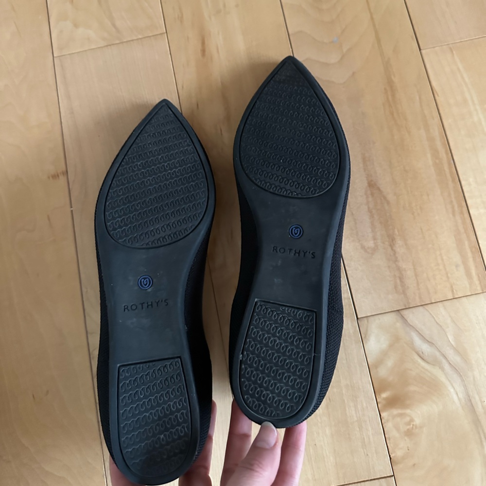 Like new Rothy’s Point size 8, black